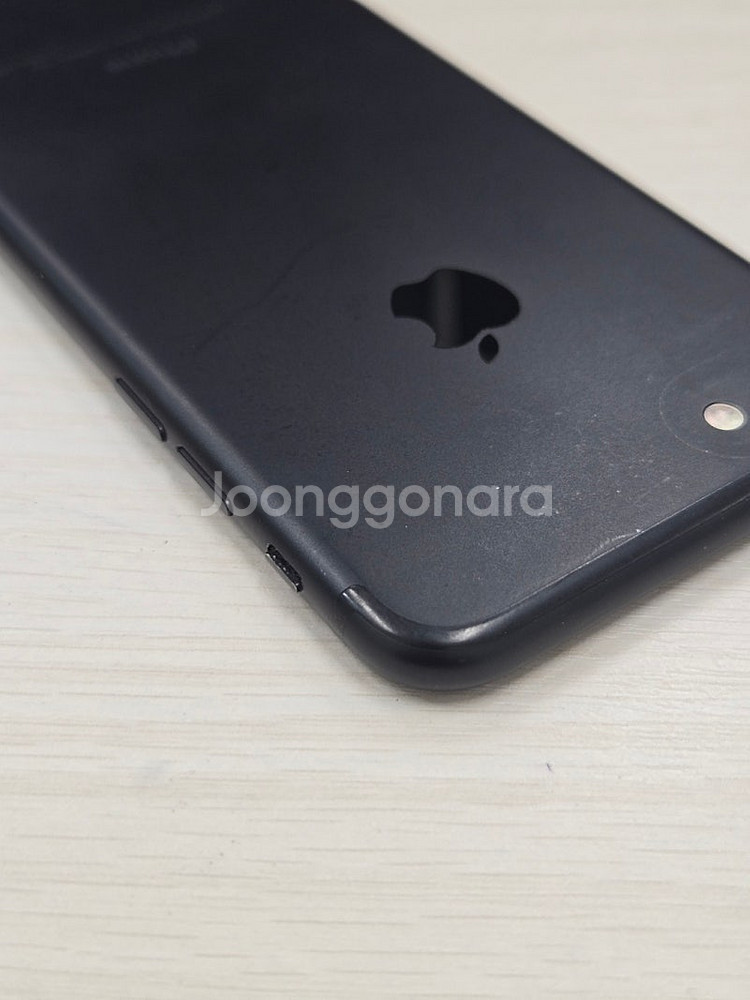 아이폰7 블랙색상 32용량 상태좋은 서브폰,카메라용,감성폰 단말기 12만 판매합니다--5